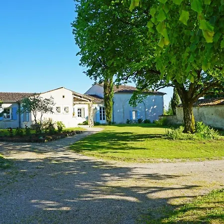 Domaine Du Grand Theuillac Hébergement de vacances